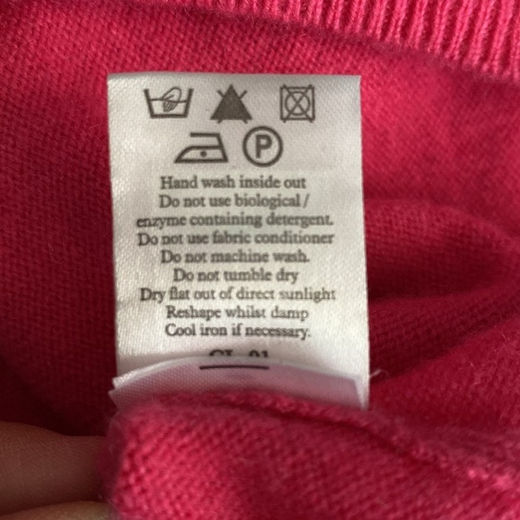 Pure Collection 100% Cashmere Vneck sweater sz 6 - Picture 10 of 10